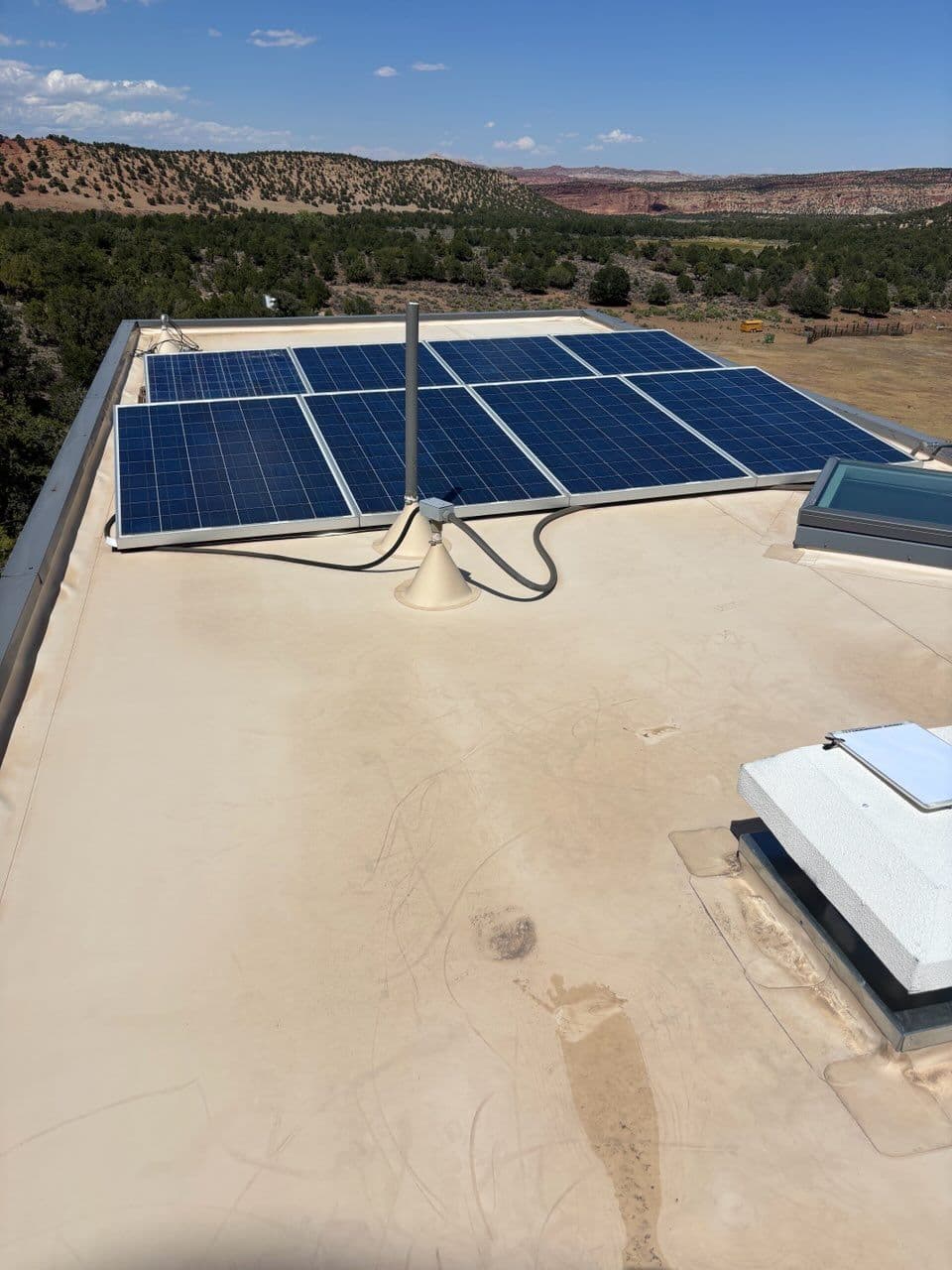 Expert TPO Roof Repair Services in Teasdale image